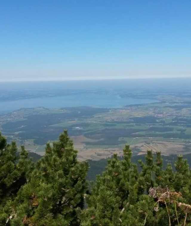 Blick vom Hochfelln auf den Chiemgau