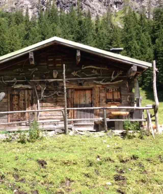 Jochbachhütte im Jochbachtal