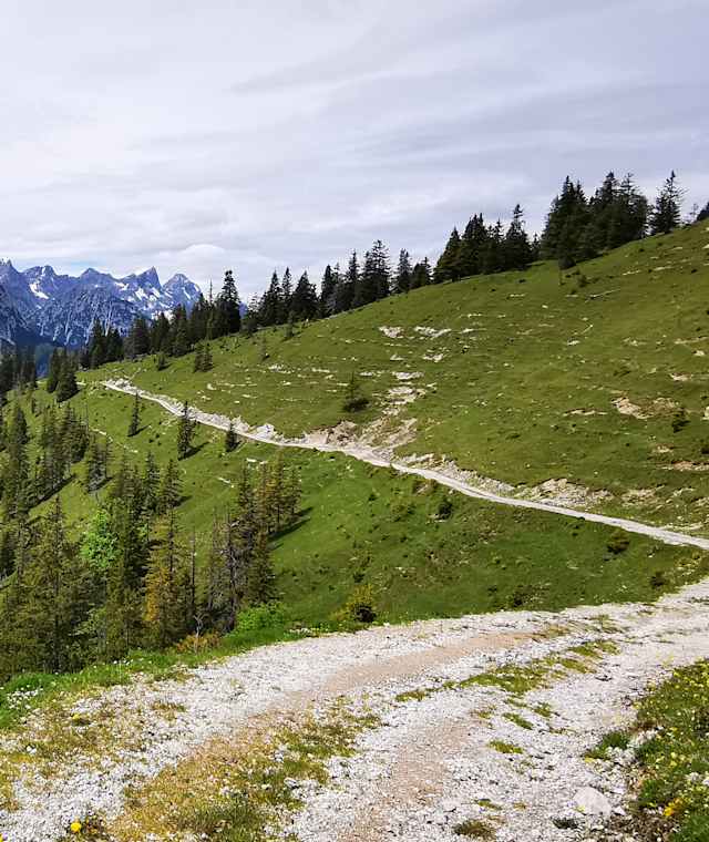 Abstieg von der Tölzer Hütte