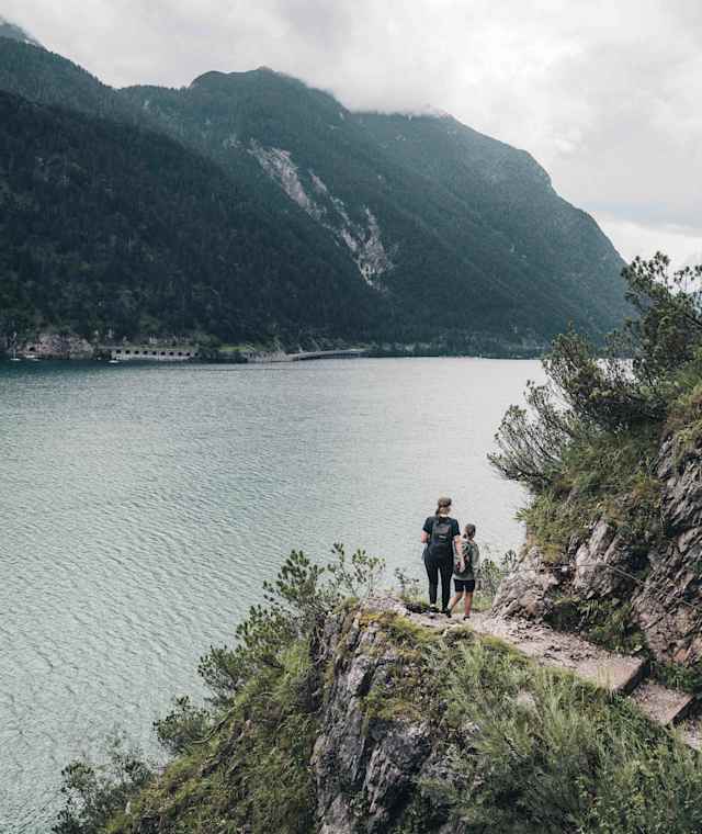 Steig entlang des Achensees
