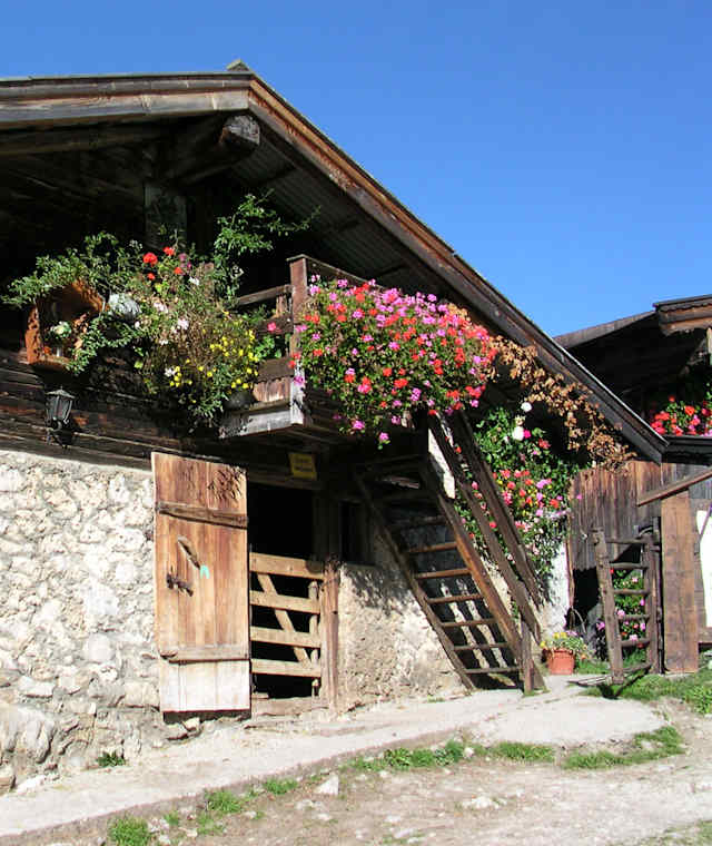 Die urige Walleralm am Wilden Kaiser