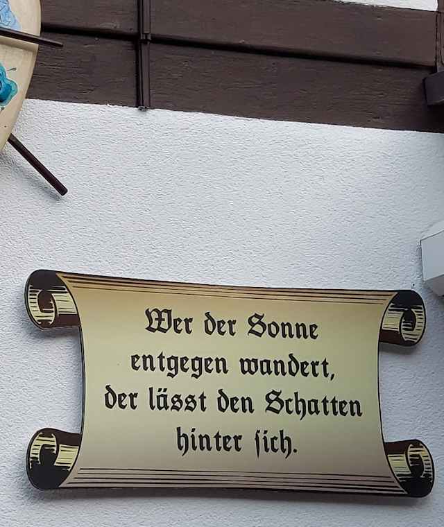 Am Sonnenuhrenweg