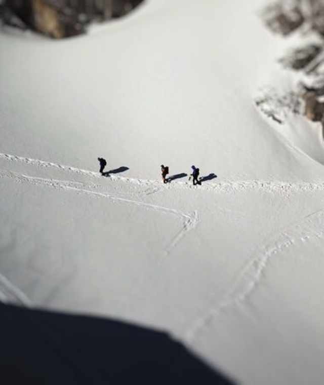 Mit Schneeschuhen bei Garmisch-Partenkirchen unterwegs.