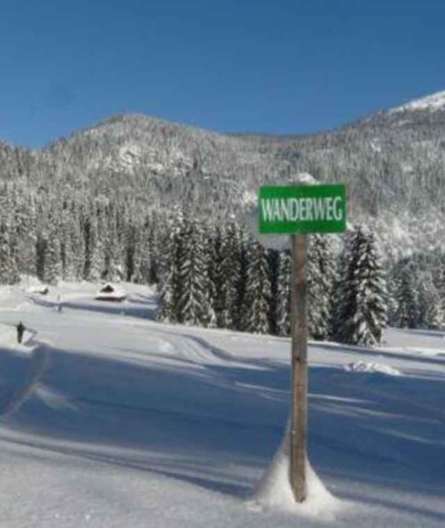 Herrliches, sonniges Winterwandergebiet - die Blaa Alm