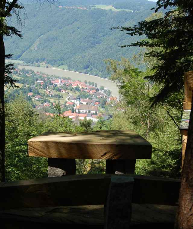 Moarfelsen mit Blick auf das Stift Engelszell
