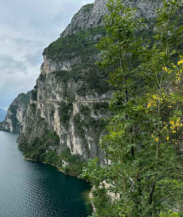 Auf der alten Ponale Straße nach Pregasina