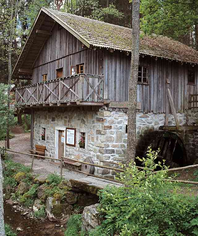 Hayrlmühle am Reichenthaler Mühlenweg.
