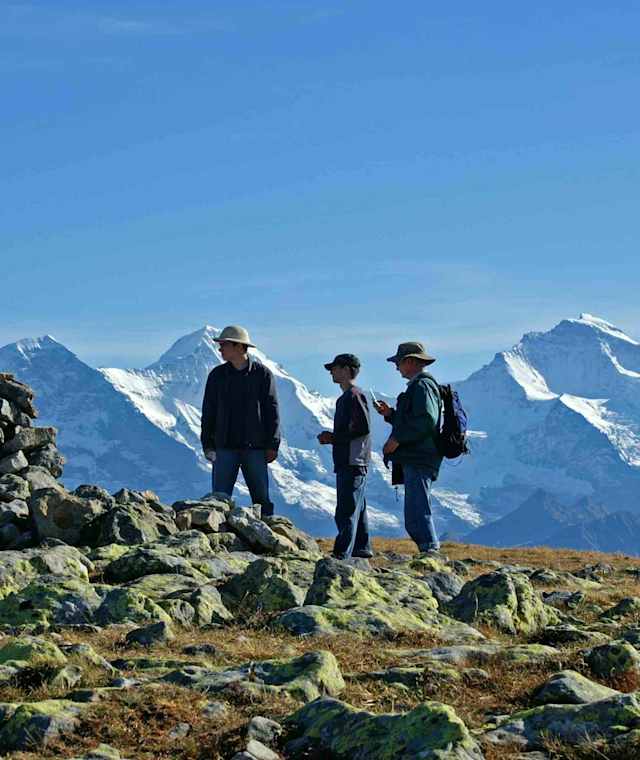 Fantastische Aussicht beim Start der Wanderung auf dem Niederhorn.