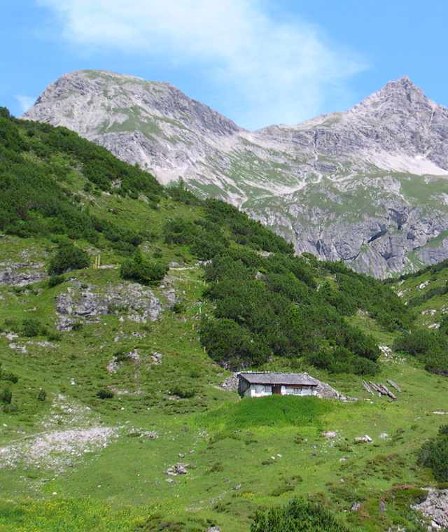 Obere Roßgumpenalp - Blick zurück auf den Übergang Mädelejoch