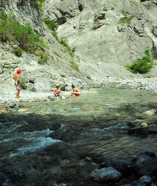  Ochsenschlucht Spielende Kinder