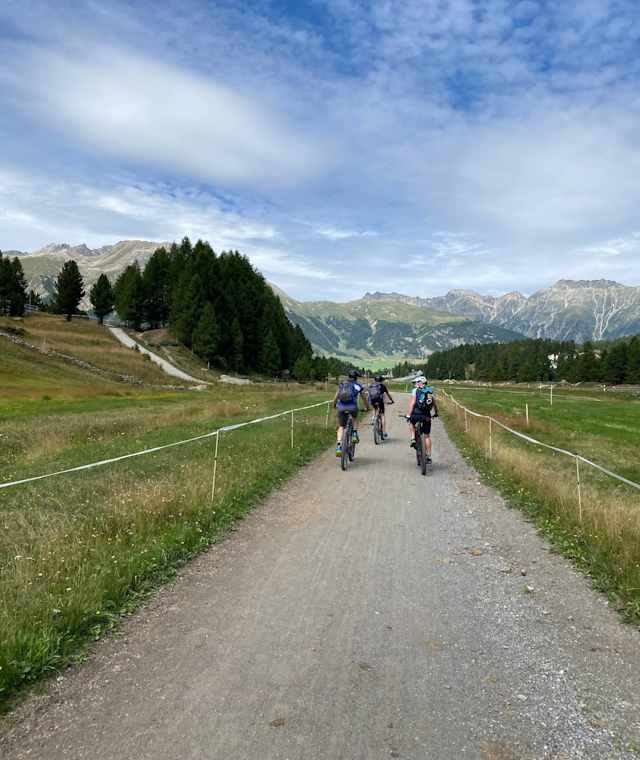 Der Beginn der Tour ist flach und gemütlich