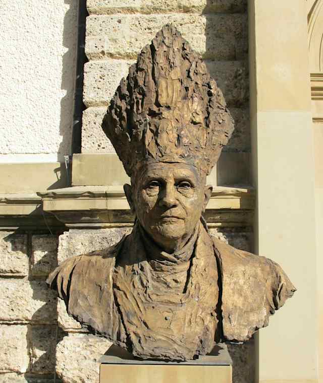 Papst-Büste