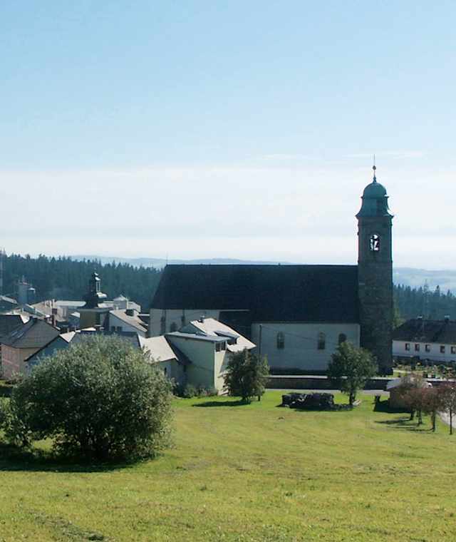 Ein typischer Mühlviertler Kirchort: Pfarrkirchen am Fuß des Ameisbergs.