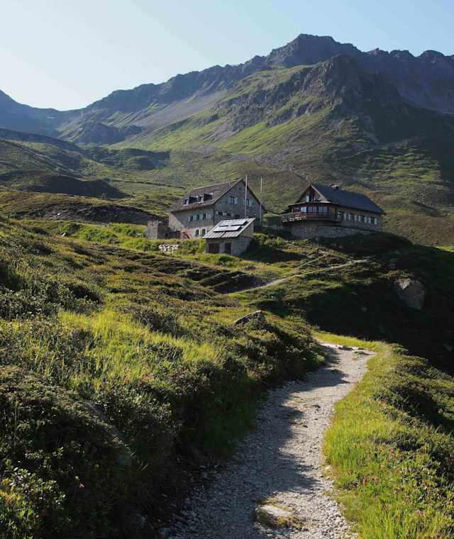 Wanderweg zur Friedrichshafener Hütte