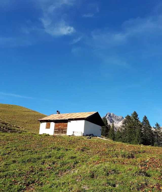 Die aussichtsreiche, aber unbewirtschaftete Hinterbischenalpe