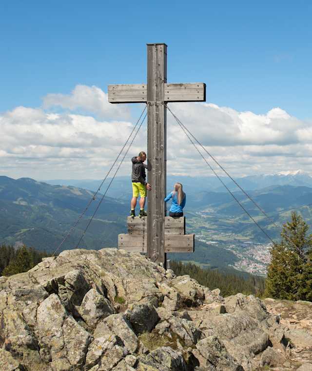 Am Gipfel des Rennfeld.