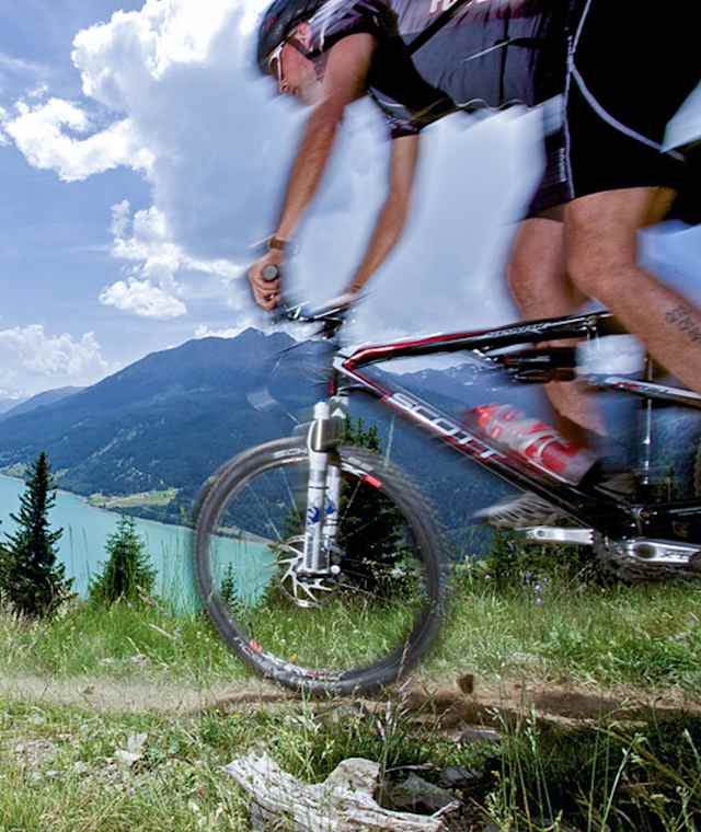 Biker auf der Reschenrunde