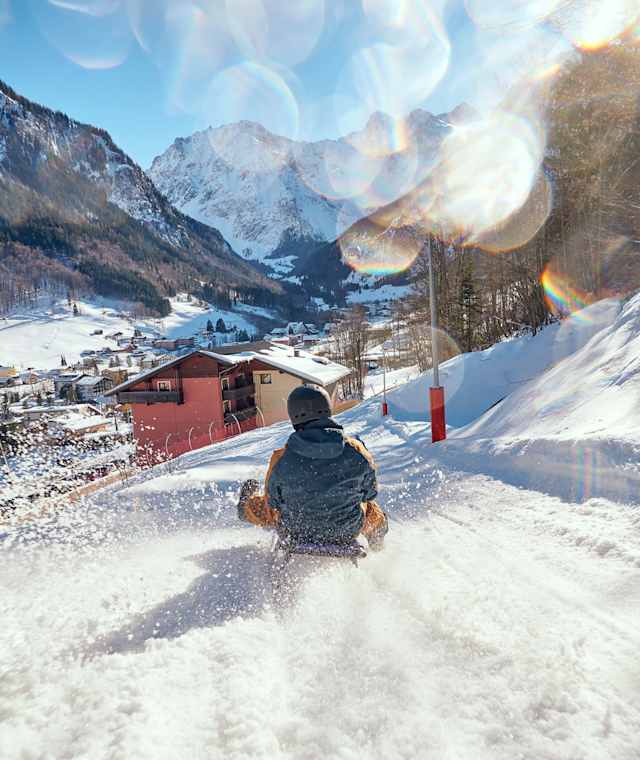 Rodeln auf der Naturrodelbahn Eggen