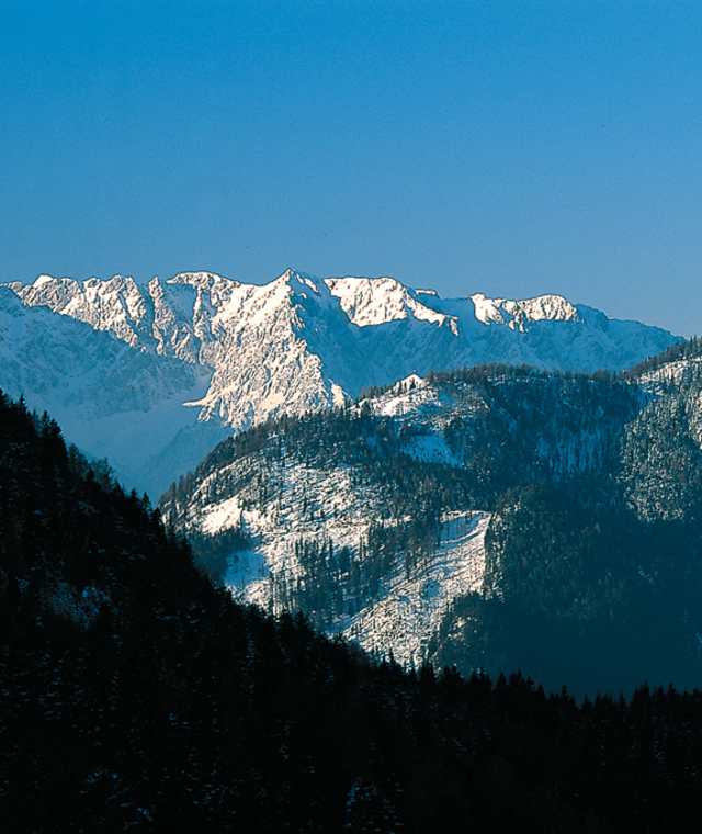 Zahmer Kaiser und Rudersburg von der Gscheuerwand