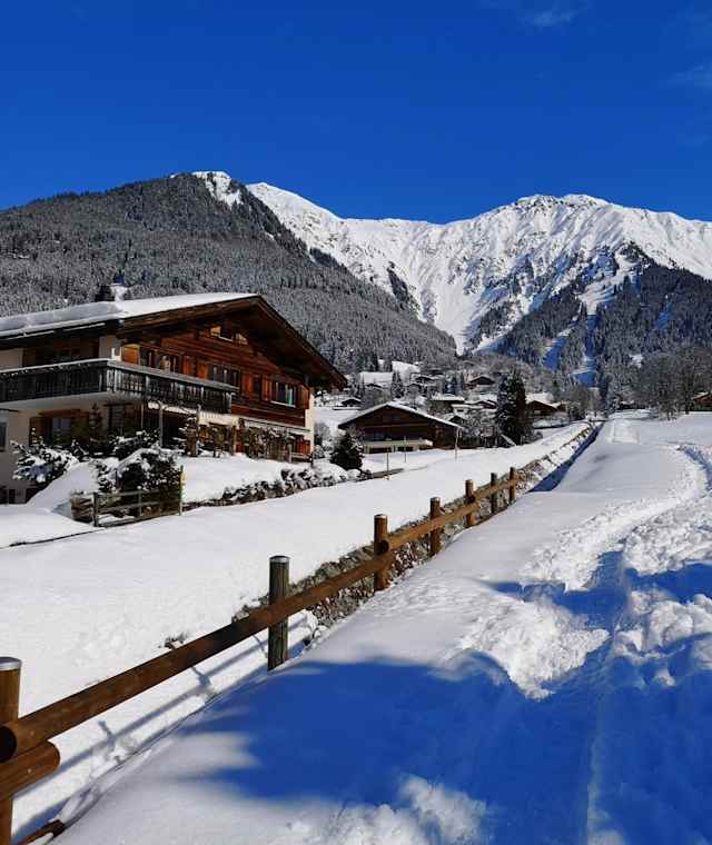 Aufstieg zum Bergrestaurant Alpenrösli