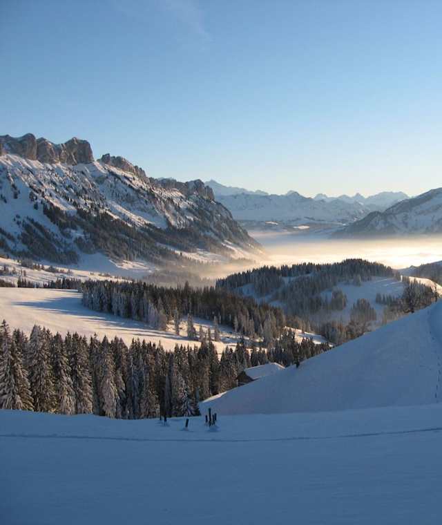 Weitsicht nach Sörenberg und die Berner Alpen.