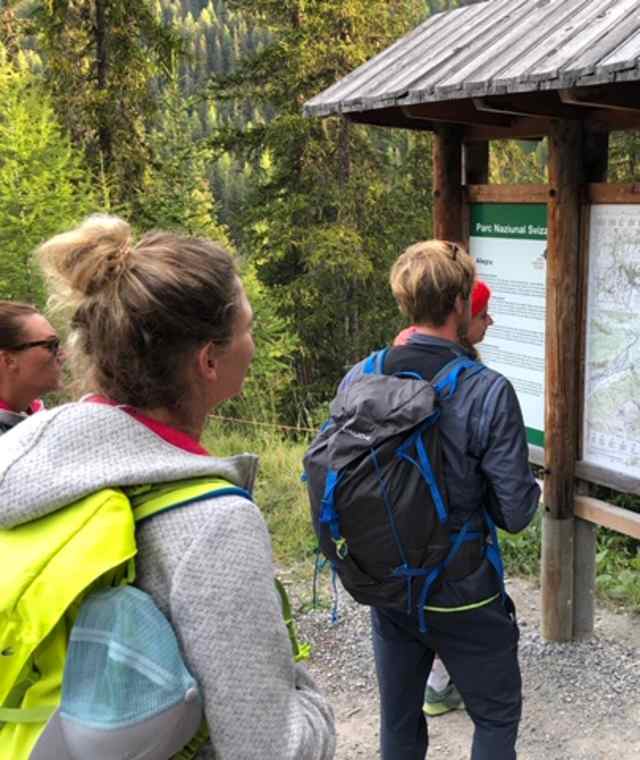 Ein erfahrener Guide des Nationalparks macht die Wanderung abwechslungsreich und sehr informativ.