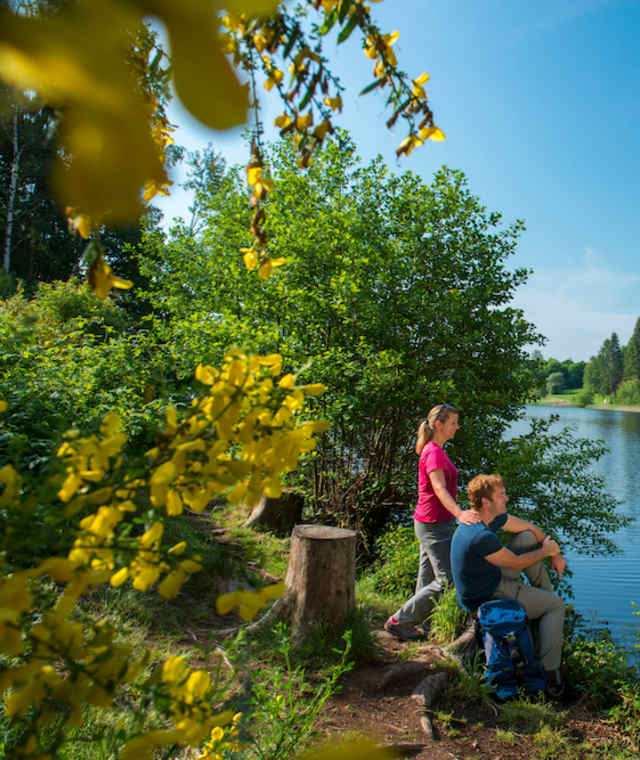 Gemütliche Rast am Stausee.