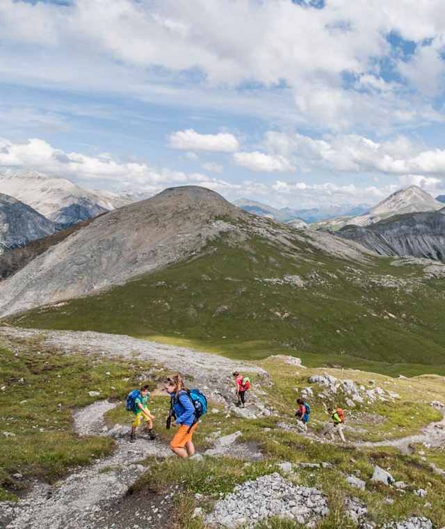 Wandern durch den Schweizer Nationalpark.