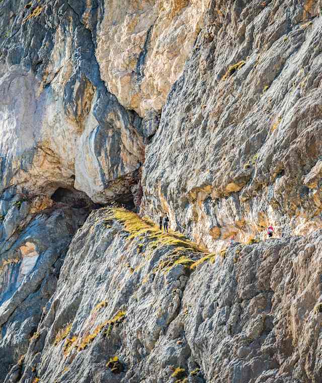 Der Thomas-Eder-Steig - spektakulär in den Felsen gehauen.