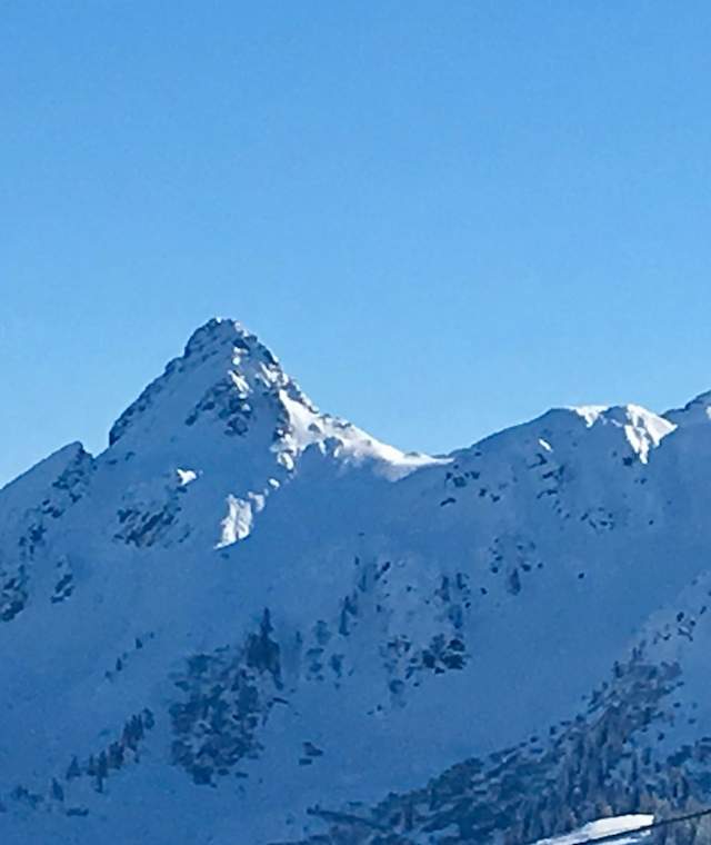 Schon von weitem zu sehen - die Tschaggunser Mittagspitze