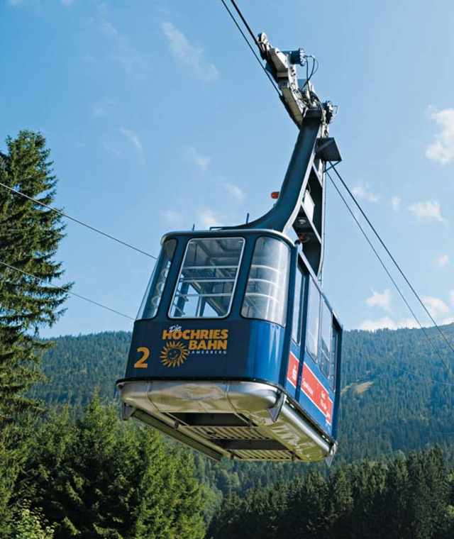 Mit der Gondel sind es nur wenige Minuten bis zum Gipfel, doch bei wenig Andrang fährt die Bahn nur stündlich.