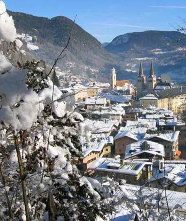 Blick vom Soleleitungsweg auf Berchtesgaden