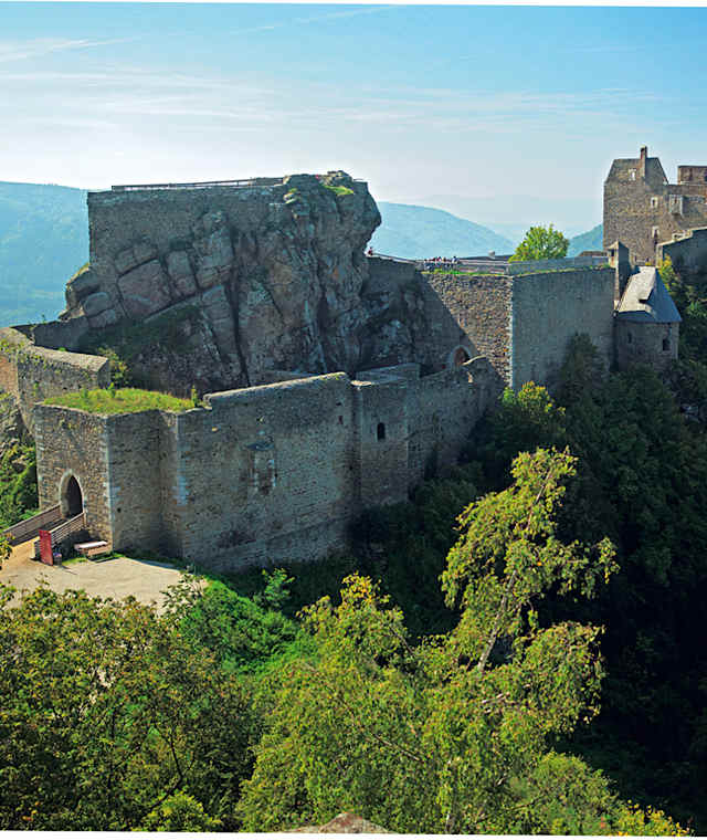 Die Ruine Aggstein, Rest einer einst mächtigen mittelalterlichen Burganlage.