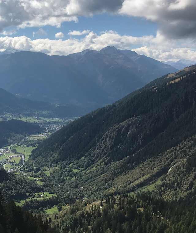 Aspi-Titter Hängebrücke, Aussicht ins Fieschertal