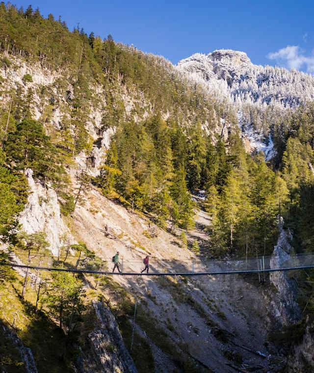 Eindrucksvoll - die Hängebrücke zur Brunnsteinhütte