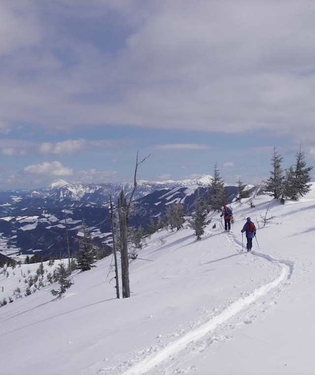 Gipfelgrat Wasserkopf mit Blick zu Ötscher und Dürrenstein