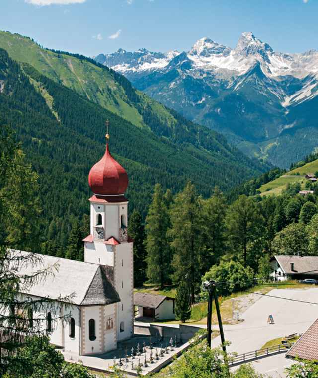 Ein Bilderbuchpanorama – Bschlabs mit den Allgäuer Alpen.