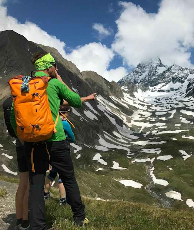 Am Weg zur Salmhütte mit Blick auf Großglockner und Leiterkar, in dem die ersten beiden Salmhütten standen.
