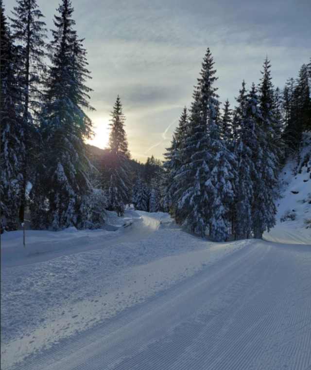 Winterwanderweg und Langlaufloipe im Neubachtal bei Lungötz
