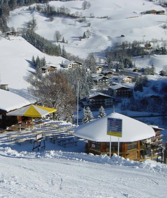 Die Winterwanderung zur Jauser Alm ist ein märchenhafter Ausflug für die ganze Familie.