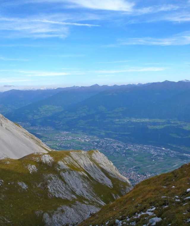 Blick vom Ostrücken der Rumerspitze auf das Kreuzjöchl